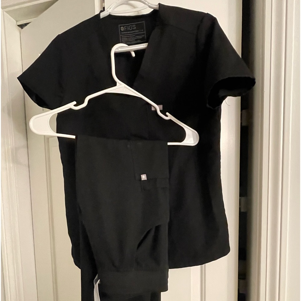 Figs Technical Collection , Like New - image 1